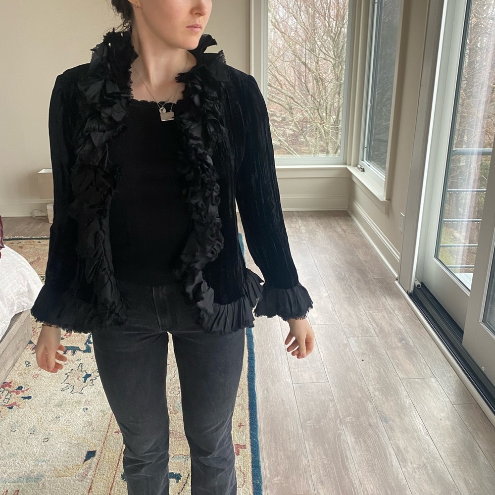 Velvet jacket with ruffles